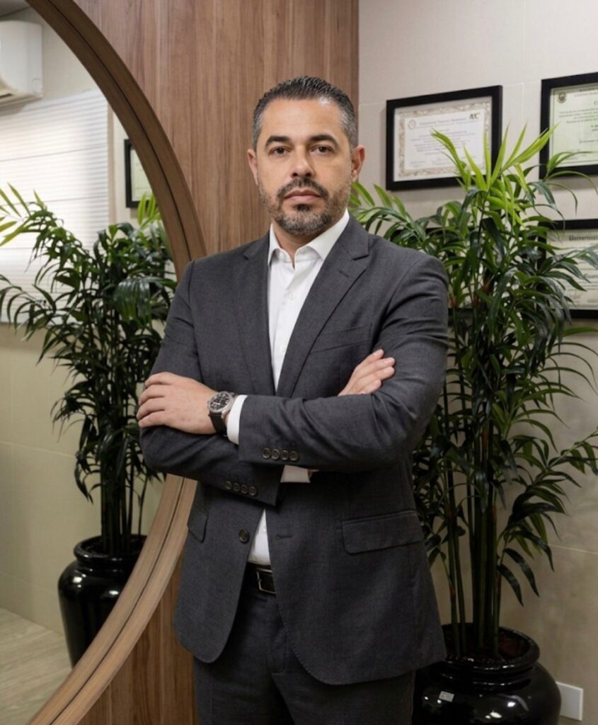 Dr. Antonio Carlos Tourinho de Castro, cirurgião oncológico especialista em câncer de estômago no norte do Paraná'